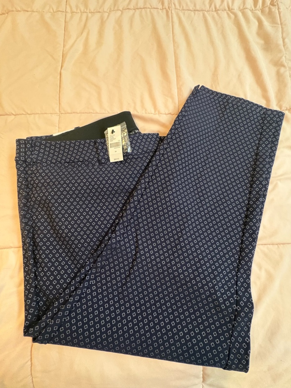 Lane Bryant “The 4 Season Slim Ankle” Pants, Navy Blue, Geometric Print, Size 24 - Picture 2 of 6